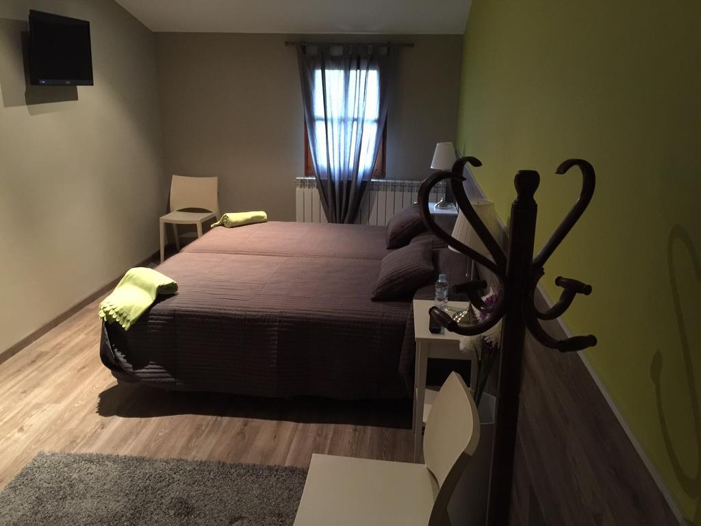 Turo De La Torre Hotel Manresa Eksteriør billede